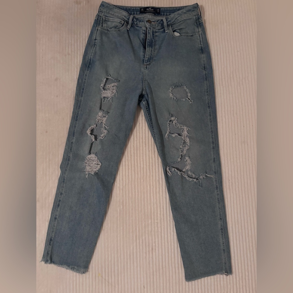 Women’s Hollister curvy Ultra High Rise Mom Jeans - light blue size 13R Y2K